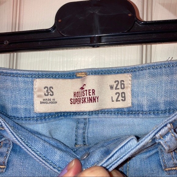 Mid rise light wash Hollister Skinny Jeans - Picture 3 of 3